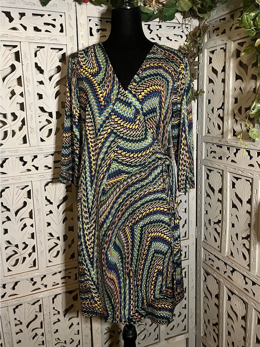 EMMA & MICHELE ECLECTIC COLORFUL ABSTRACT PATTERN WRAP-AROUND MINI DRESS